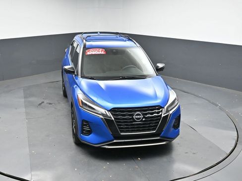 Used 2024 Nissan Kicks SR w/ Exterior Package image 40