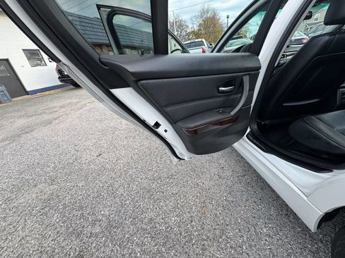 Used 2011 BMW 335i Sedan image 43