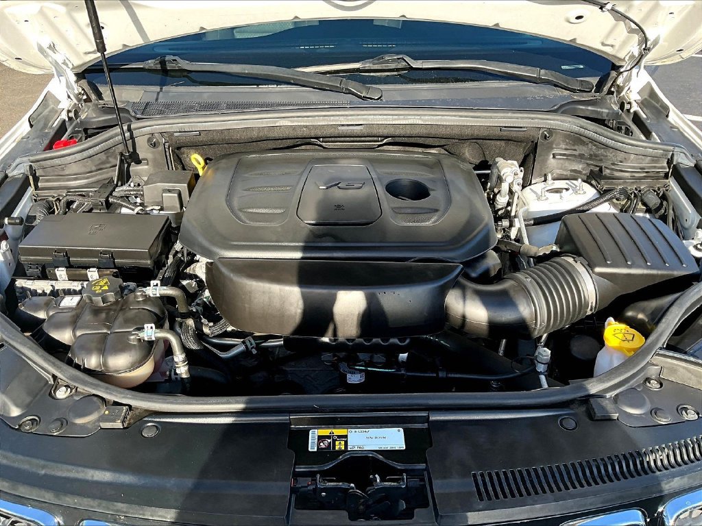 Used 2021 Jeep Grand Cherokee Laredo AWD/4WD image 31