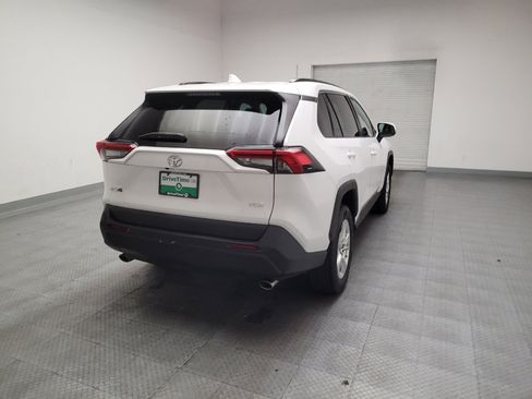 Used 2021 Toyota RAV4 XLE FWD image 7