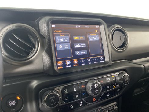 Used 2022 Jeep Gladiator Sport AWD/4WD image 6