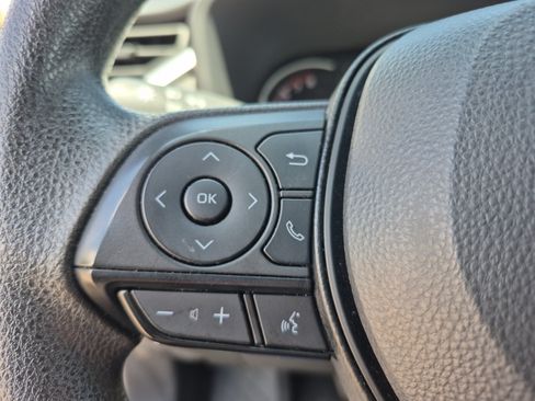 Used 2025 Toyota RAV4 XLE AWD/4WD image 16