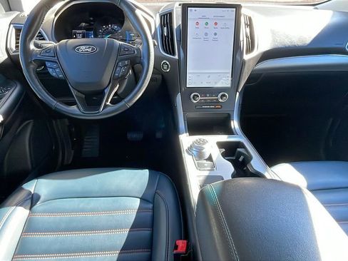 Used 2022 Ford Edge SEL w/ Sport Appearance Package image 17