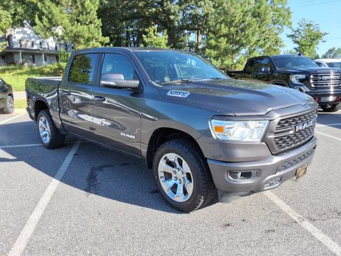 Used 2022 RAM 1500 Big Horn AWD/4WD image 3