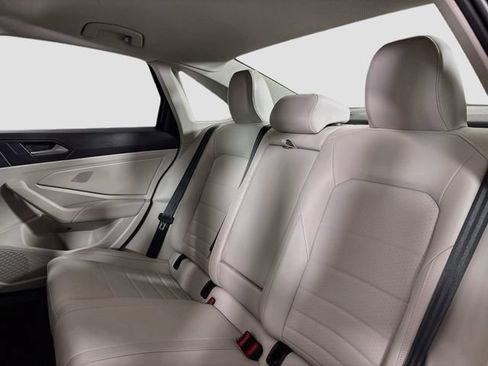 Certified 2023 Volkswagen Jetta SE FWD image 28