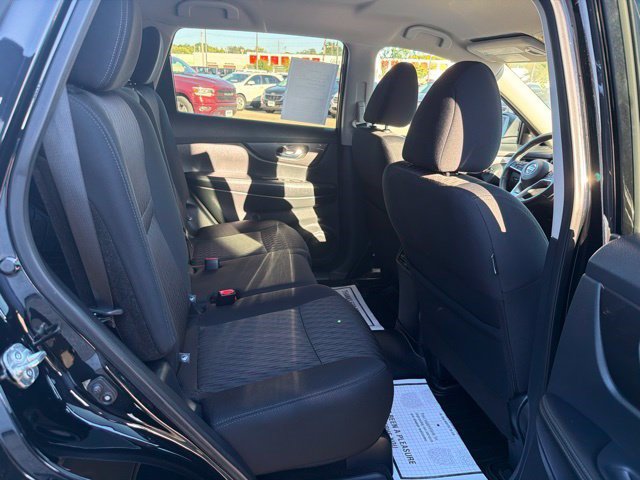 Used 2019 Nissan Rogue SV w/ Premium Package AWD/4WD image 18