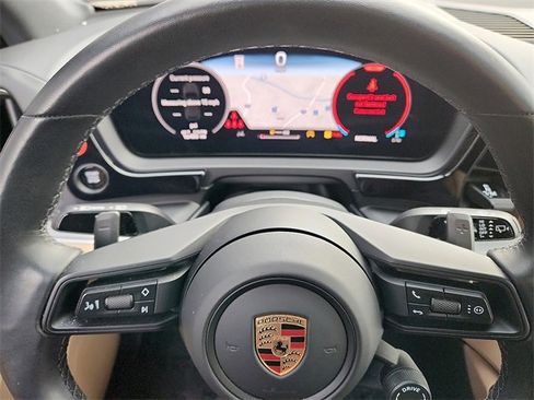 Used 2024 Porsche Cayenne image 23