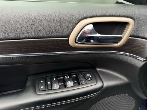 Used 2015 Jeep Grand Cherokee Limited AWD/4WD image 13