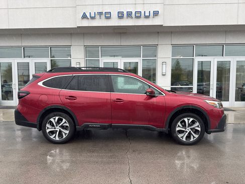 Used 2020 Subaru Outback Limited AWD/4WD image 2