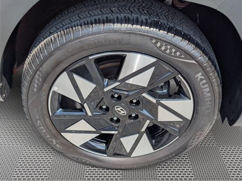 Used 2025 Hyundai Kona SEL AWD/4WD image 9