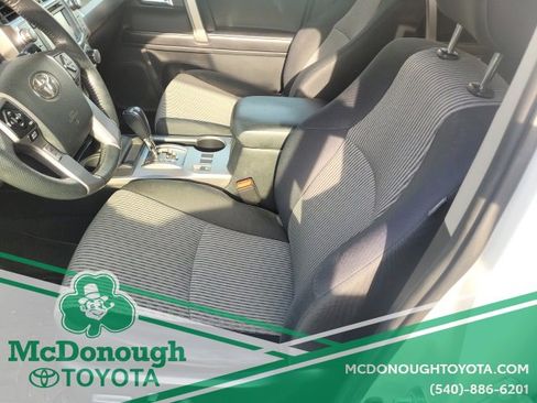 Used 2016 Toyota 4Runner SR5 image 7