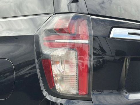 Used 2021 Chevrolet Tahoe Premier w/ Premium Package RWD image 8
