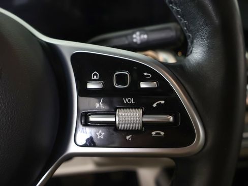 Used 2022 Mercedes-Benz GLB 250 4MATIC image 43