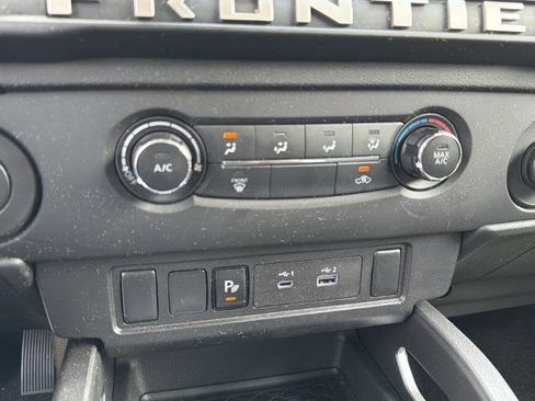 Certified 2025 Nissan Frontier SV RWD image 7