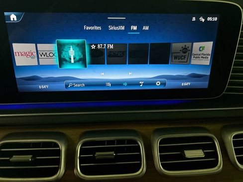 Used 2024 Mercedes-Benz GLS 450 4MATIC image 23