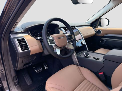 New 2026 Land Rover Discovery Limited Edition AWD/4WD image 27