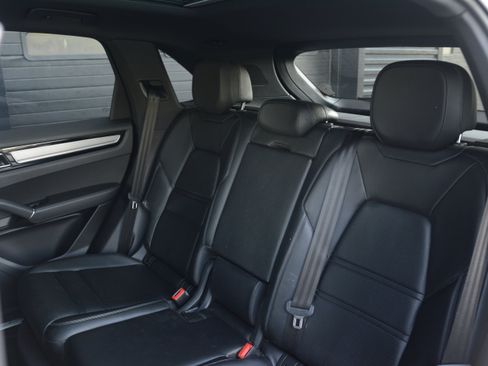Certified 2021 Porsche Cayenne AWD/4WD image 24