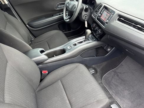 Used 2018 Honda HR-V LX image 19