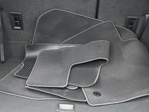 Used 2020 Chevrolet Traverse LS FWD image 18