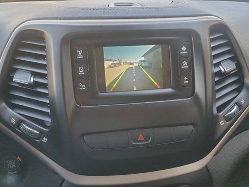 Used 2014 Jeep Cherokee Latitude w/ Comfort/Convenience Group image 15