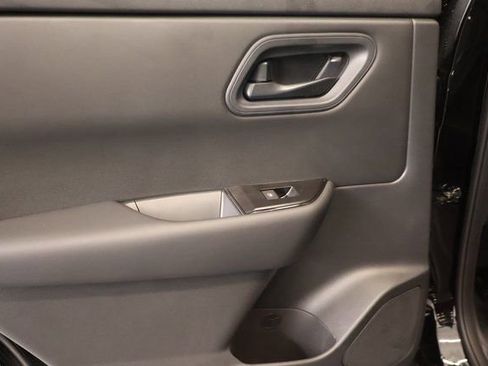 New 2026 Nissan Rogue S image 25