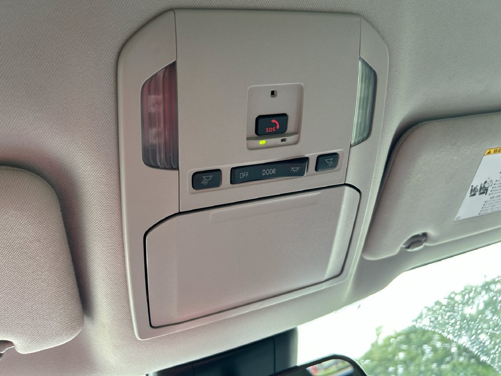 Used 2024 Toyota Highlander LE FWD image 26