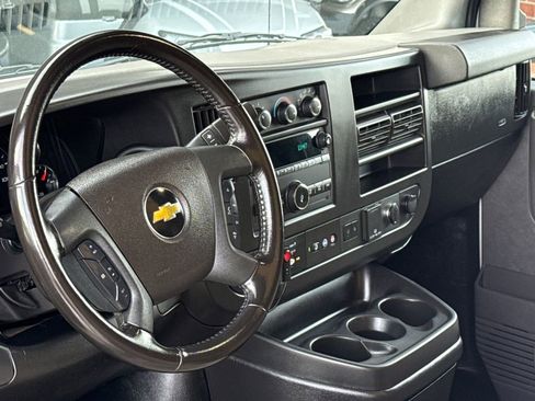 Used 2021 Chevrolet Express 4500 4500 Van w/ Power Convenience Package image 16