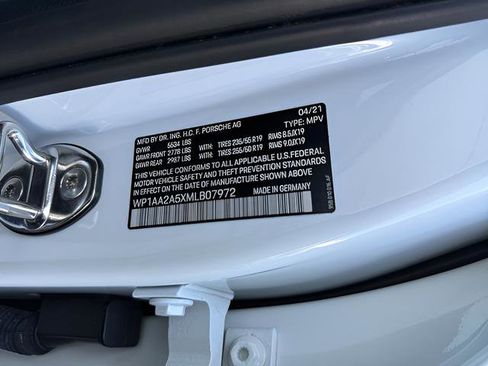 Used 2021 Porsche Macan image 36