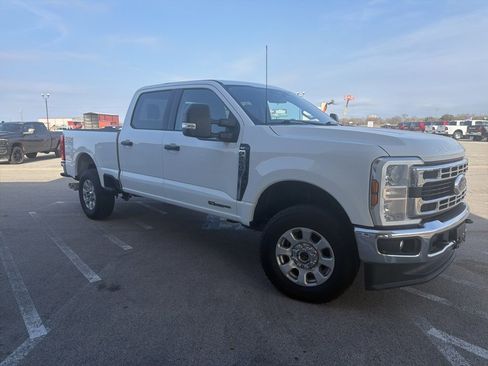 Used 2024 Ford F250 XLT w/ FX4 Off-Road Package image 7