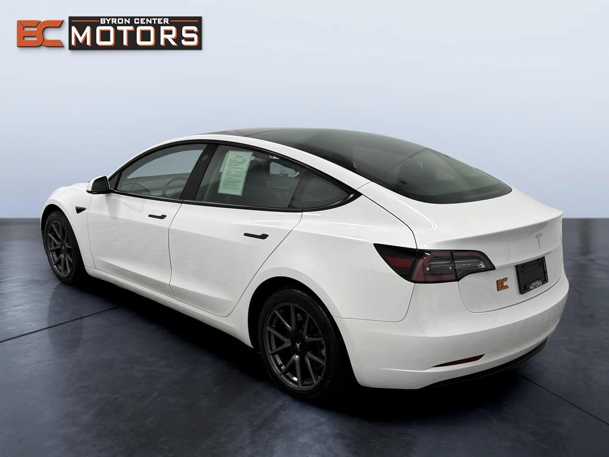 Used 2023 Tesla Model 3 Standard Range RWD image 4