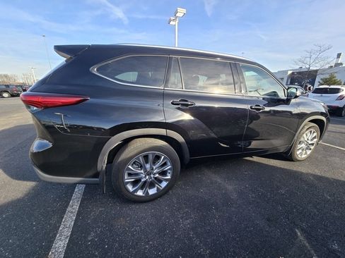 Used 2020 Toyota Highlander Limited image 8