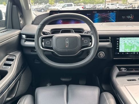 New 2025 Lincoln Navigator L Reserve image 14