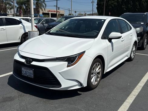 Used 2024 Toyota Corolla LE w/ LE Convenience Package FWD image 2