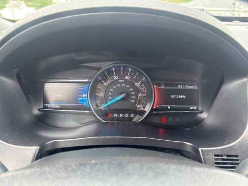 Used 2018 Ford Explorer XLT w/ Equipment Group 202A AWD/4WD image 17