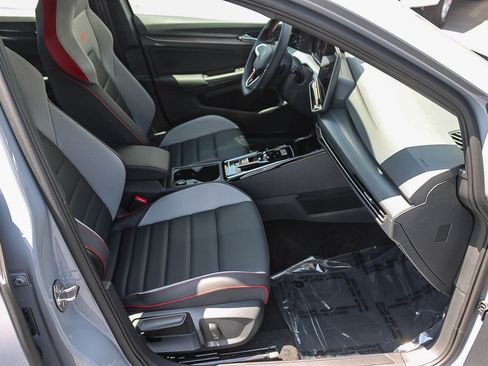 Used 2026 Volkswagen GTI SE FWD image 18