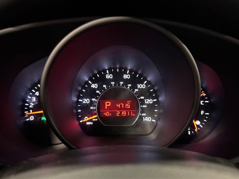 Used 2018 Kia Soul Base image 24