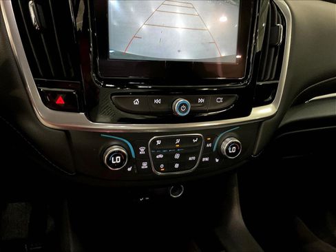 Used 2019 Chevrolet Traverse LT FWD image 15