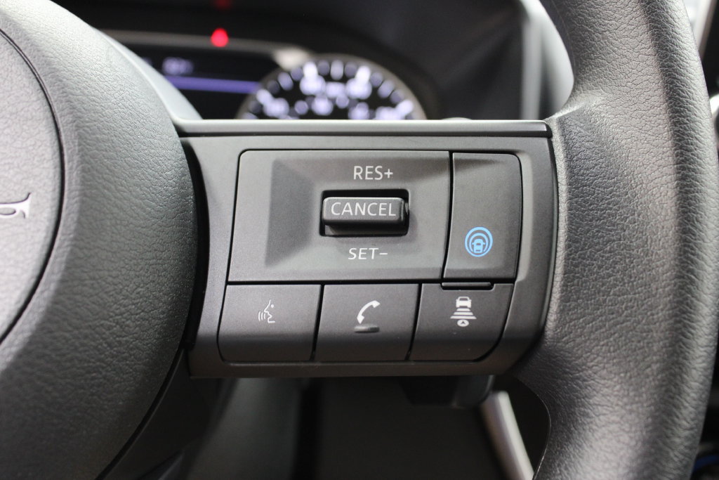 Used 2024 Nissan Rogue SV AWD/4WD image 26