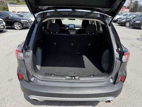 Used 2020 Ford Escape SE image 25
