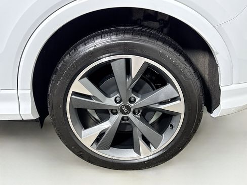 Used 2022 Audi Q4 e-tron Premium w/ Convenience Package image 28