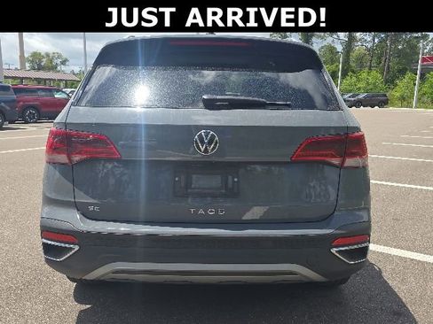 Used 2022 Volkswagen Taos SE FWD image 4