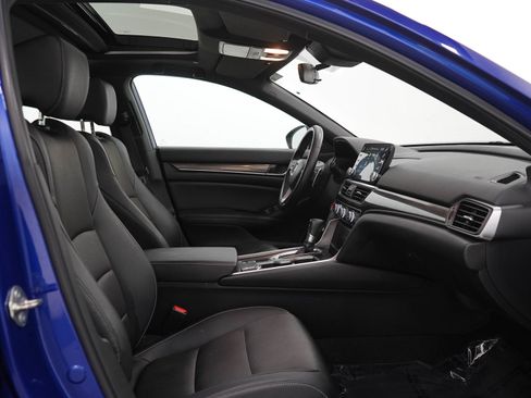 Used 2019 Honda Accord Sport image 11