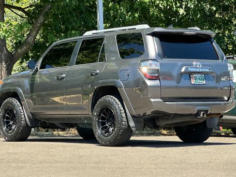 Used 2018 Toyota 4Runner SR5 Premium AWD/4WD image 6