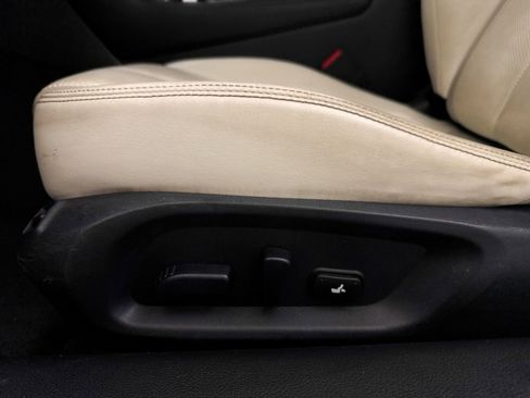 Used 2017 INFINITI Q60 Red Sport 400 image 28