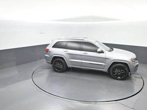 Used 2020 Jeep Grand Cherokee Altitude AWD/4WD image 26