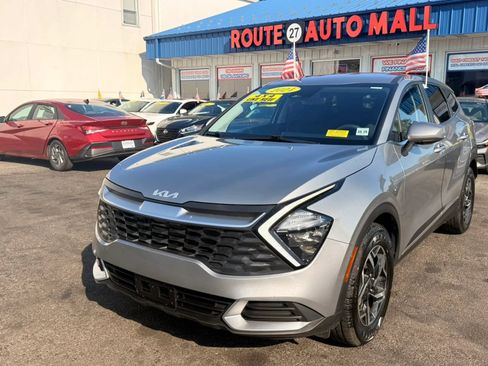 Used 2023 Kia Sportage LX FWD image 4