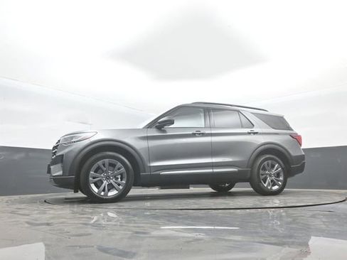 Certified 2025 Ford Explorer Active w/ Active Comfort Package AWD/4WD image 36