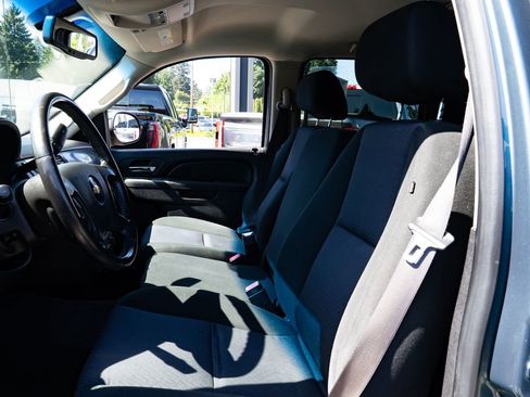 Used 2010 Chevrolet Avalanche LS AWD/4WD image 17