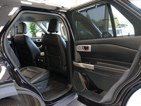 Used 2023 Ford Explorer Limited w/ Equipment Group 301A AWD/4WD image 51
