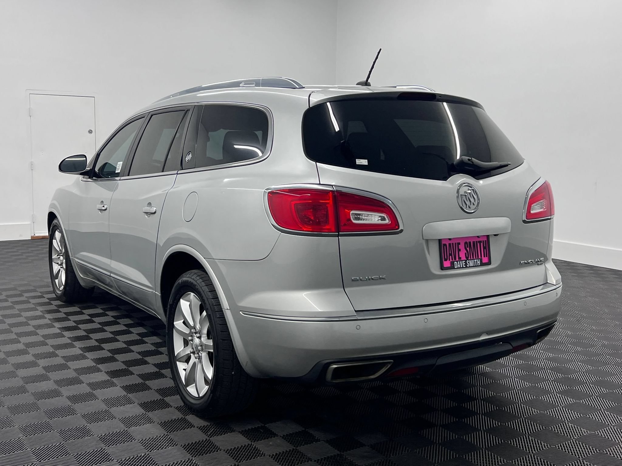 Used 2014 Buick Enclave Leather w/ Trailering Provision Package AWD/4WD image 3